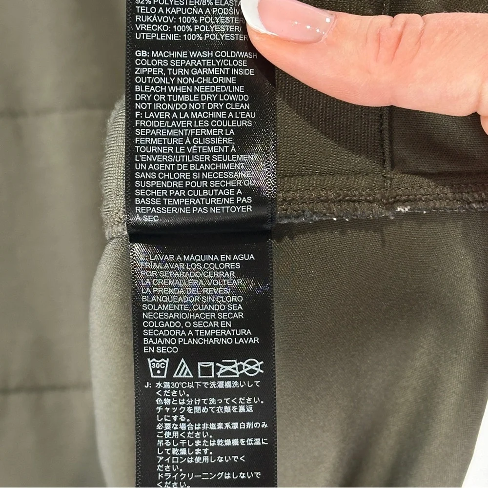 The North Face Men's Olive and Gray Puffer Jacket - Picture 10 of 14